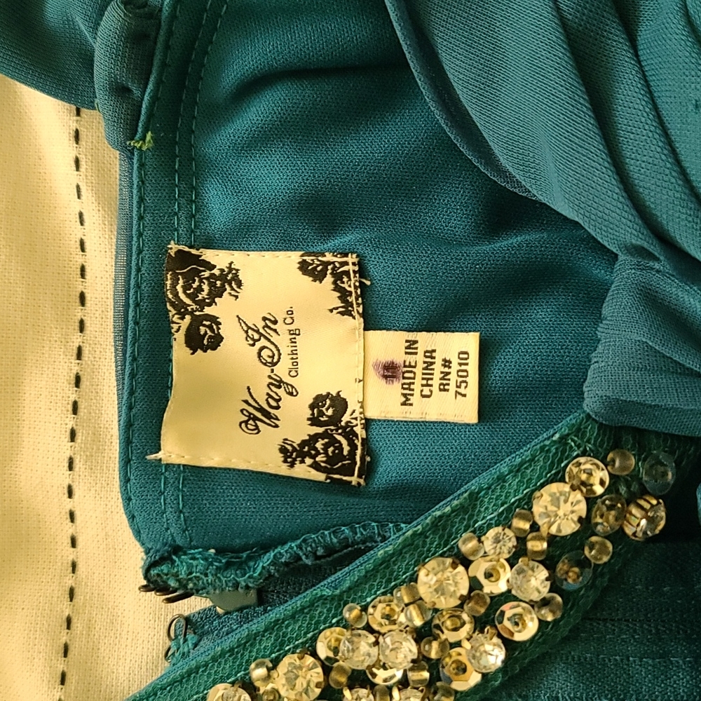 Prom dress - Picture 4 of 4